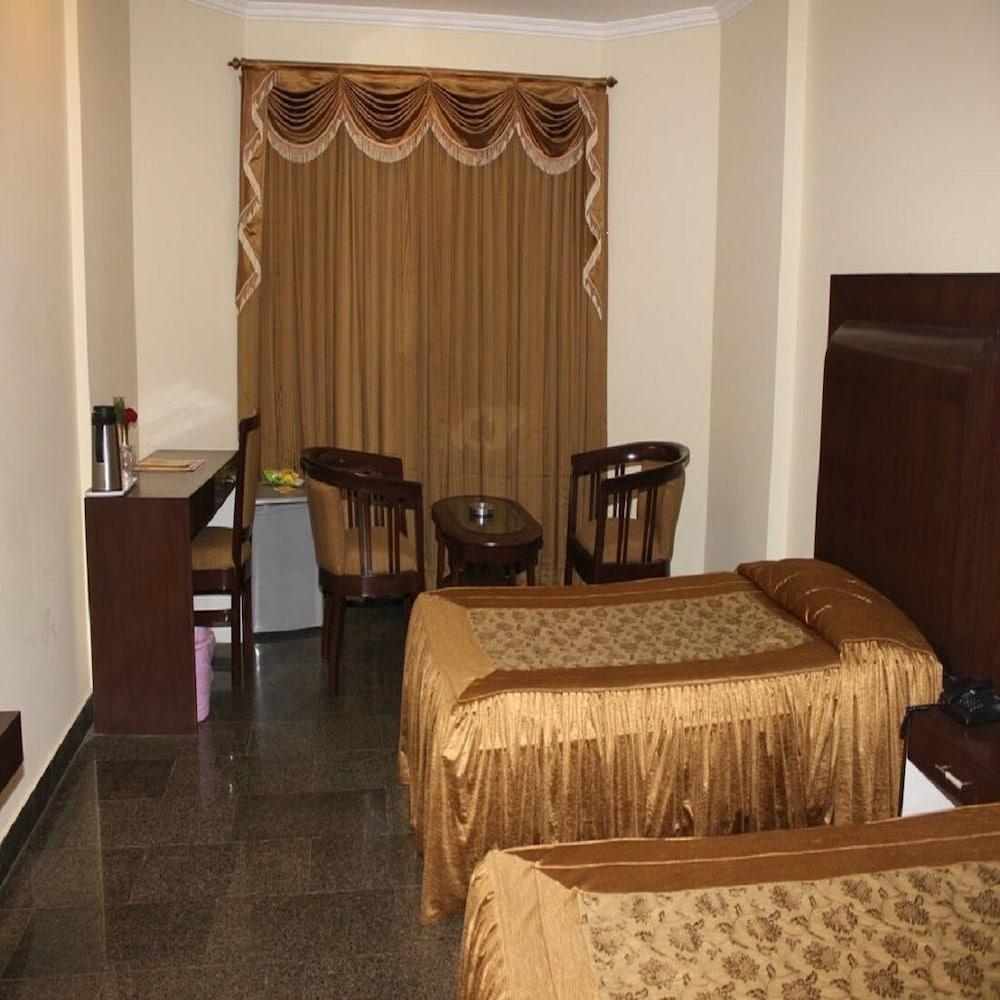 Hotel Vaibhav Váránaszi Kültér fotó