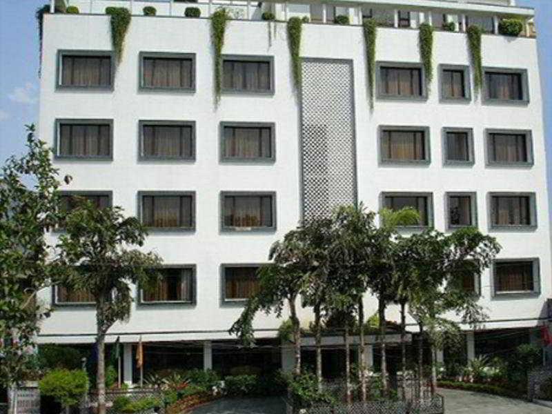 Hotel Vaibhav Váránaszi Kültér fotó