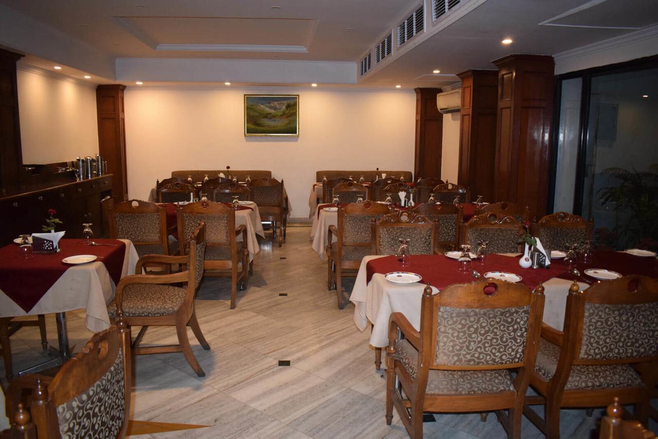 Hotel Vaibhav Váránaszi Kültér fotó